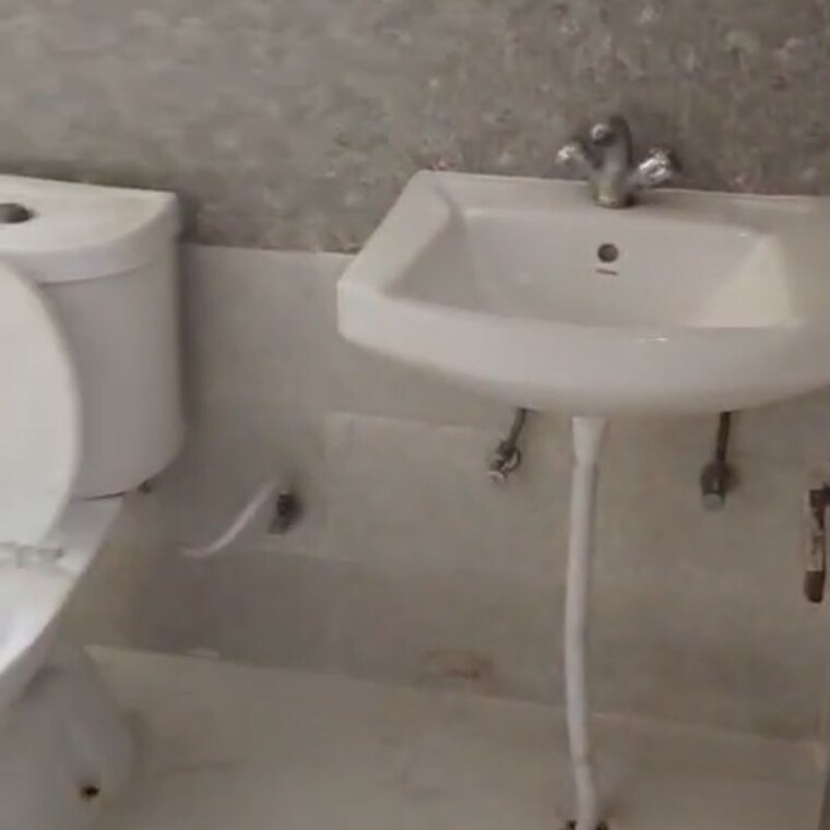 Bathroom, amrapali-kingswood 2 Bedroom 835 Sq.Ft. Apartment In Haibatpur Greater Noida 9738054