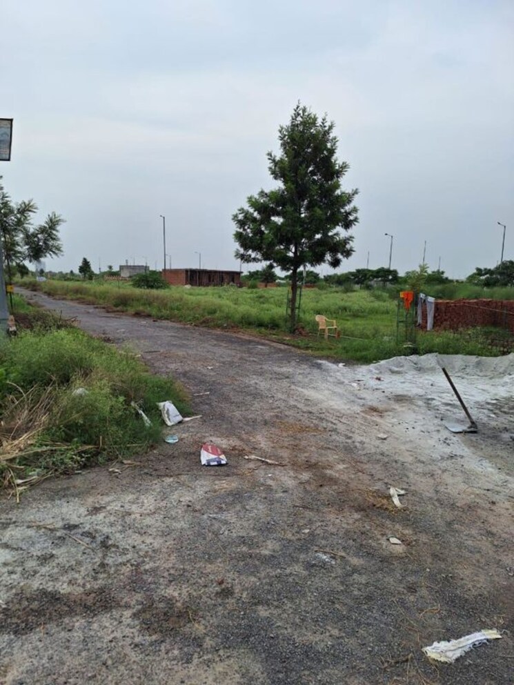 undefined, sector 20 yamuna expressway  500 Sq.Mt. Plot In Sector 20 Yamuna Expressway Greater Noida 9736400