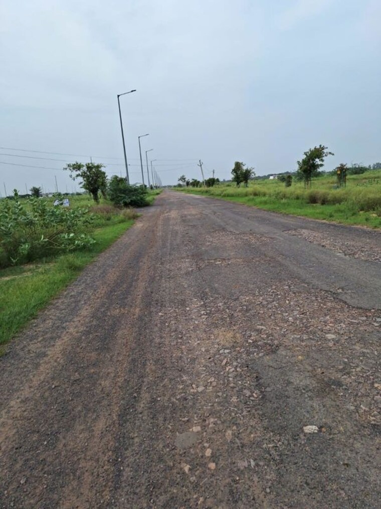 undefined, sector 20 yamuna expressway  500 Sq.Mt. Plot In Sector 20 Yamuna Expressway Greater Noida 9736400