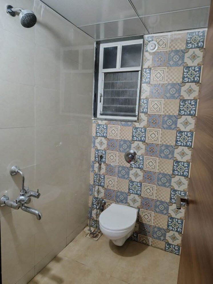 Bathroom, saheel-itrend-life-3 2 Bedroom 700 Sq.Ft. Apartment In Wakad Pune 9738091