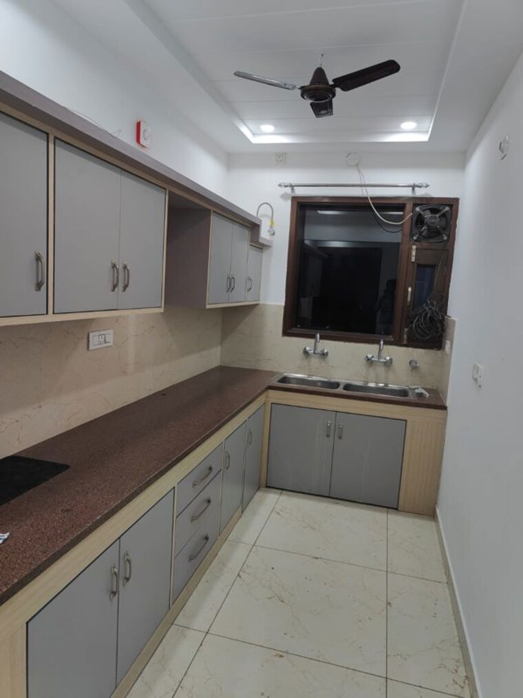 Kitchen, omaxe-new-chandigarh 3 Bedroom 1850 Sq.Ft. Apartment In North Mullanpur Chandigarh 9737607