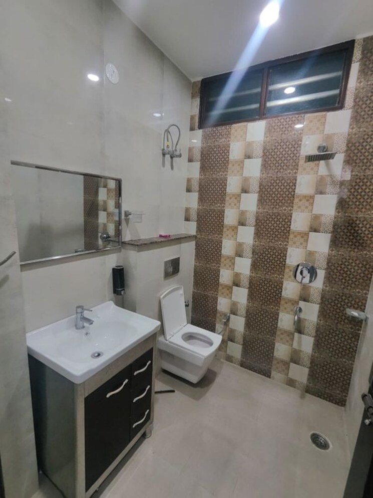 Bathroom, omaxe-new-chandigarh 3 Bedroom 1850 Sq.Ft. Apartment In North Mullanpur Chandigarh 9737607