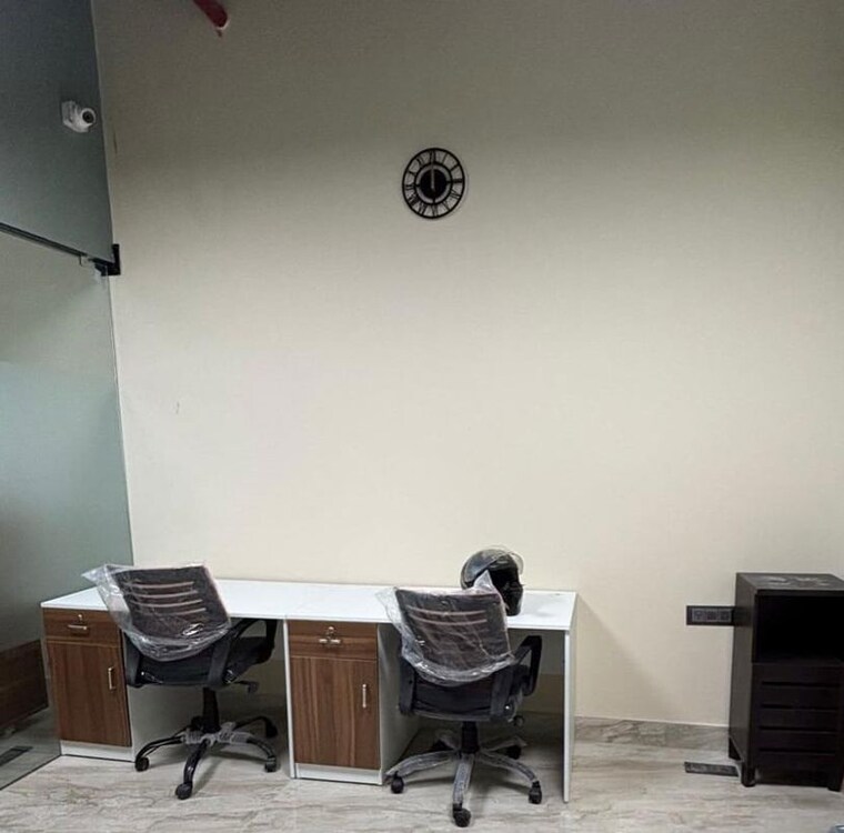 Team Area, mani-casadona Commercial Office Space 350 Sq.Ft. In New Town Kolkata 9738094