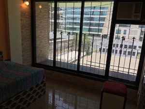 Room in 2 BHK Apartment at Elizabeth Apartments, Parel – for Rent