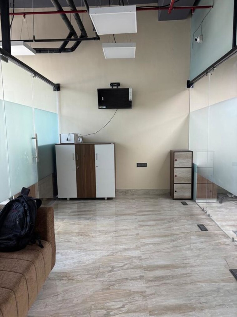 Team Area, mani-casadona Commercial Office Space 500 Sq.Ft. In New Town Kolkata 9738179