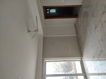 Room in 4 BHK Builder Floor at Sector 31 – for Rent