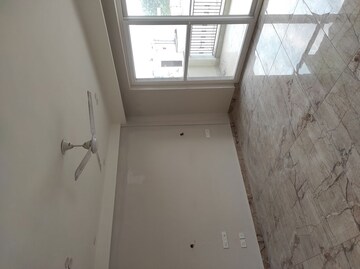 Room in 4 BHK Builder Floor at Sector 31 – for Rent