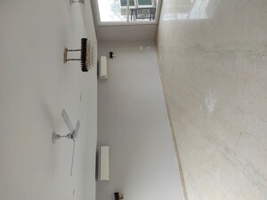 Room in 4 BHK Builder Floor at Sector 31 – for Rent