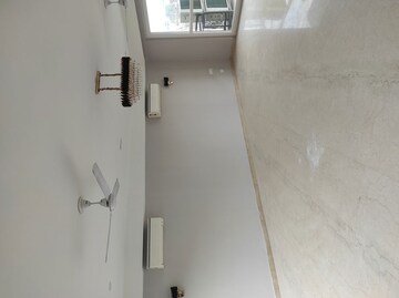 Room in 4 BHK Builder Floor at Sector 31 – for Rent