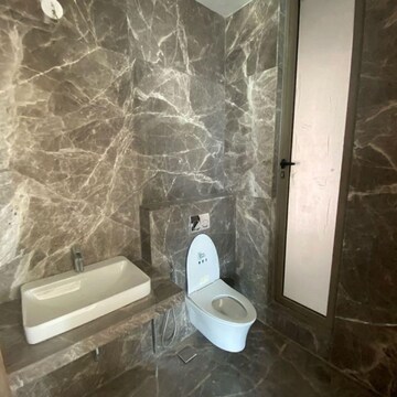 Bathroom in 4 BHK Apartment at Prestige Jasdan Classic, Jacob Circle – for Rent