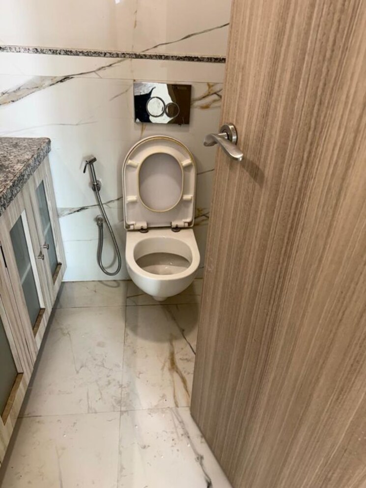 Bathroom, wadhwa-pristine 2 Bedroom 761 Sq.Ft. Apartment In Matunga West Mumbai 9738509