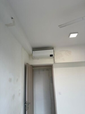 2 BHK Apartment For Rent in Wadhwa Pristine, Matunga West