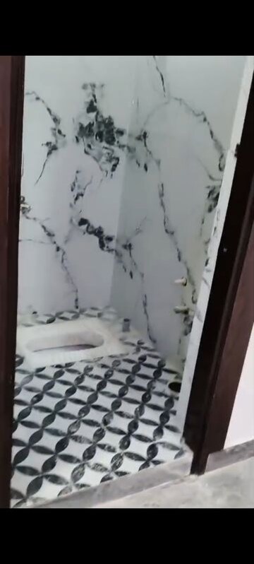 Bathroom in 1 BHK Builder Floor at Vaishali Sector 6 – for Sale