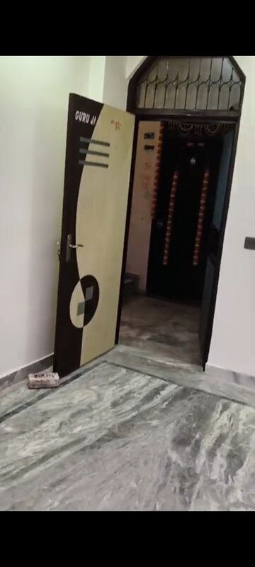 Room in 1 BHK Builder Floor at Vaishali Sector 6 – for Sale