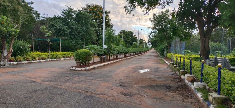 Garden, kondapur  140 Sq.Yd. Plot In Kondapur Hyderabad 9738493