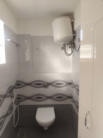 Bathroom in 1 BHK Apartment at Krishna Residency Kadubeesanahalli, Kadubeesanahalli – for Rent