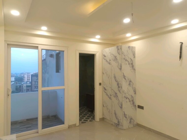 Room, ashoka enclave 3 Bedroom 1800 Sq.Ft. Builder Floor In Ashoka Enclave Faridabad 9738563