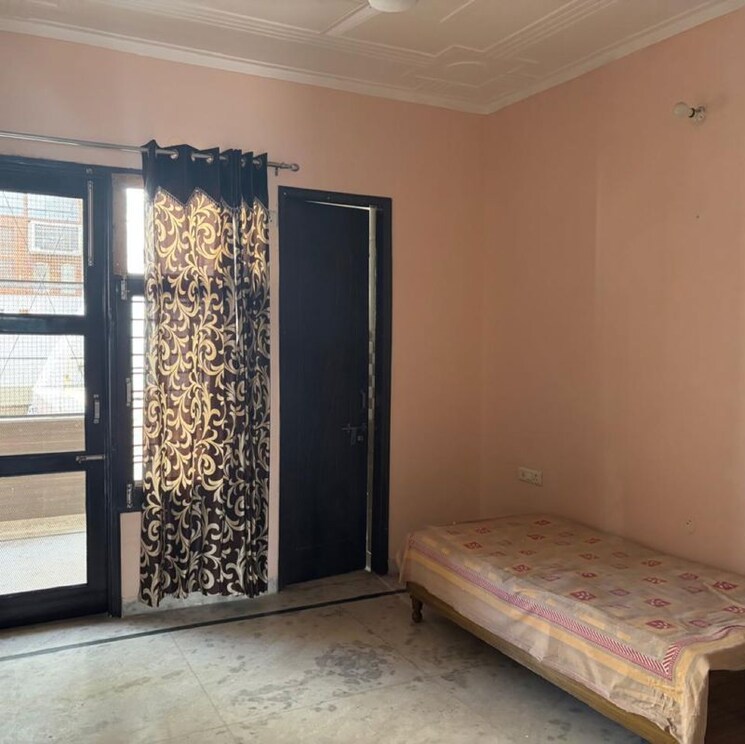 Bedroom, huda-staff-colony 2 Bedroom 160 Sq.Yd. Builder Floor In Durga Colony Gurgaon 9738612