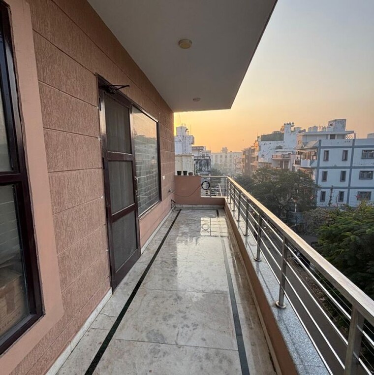 Balcony, huda-staff-colony 2 Bedroom 160 Sq.Yd. Builder Floor In Durga Colony Gurgaon 9738612