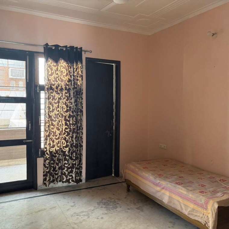 Bedroom, huda-staff-colony 2 Bedroom 160 Sq.Yd. Builder Floor In Durga Colony Gurgaon 9738612