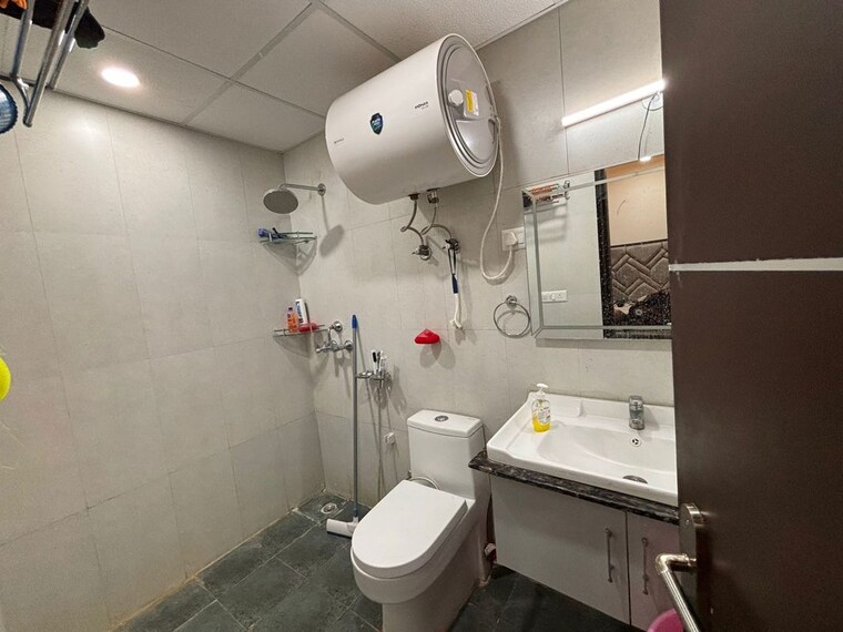 Bathroom, samridhi-luxuriya-avenue 3 Bedroom 1625 Sq.Ft. Apartment In Sector 150 Noida 9738658