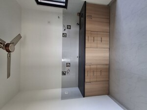 Room in 2 BHK Apartment at Chinchbhavan – for Rent