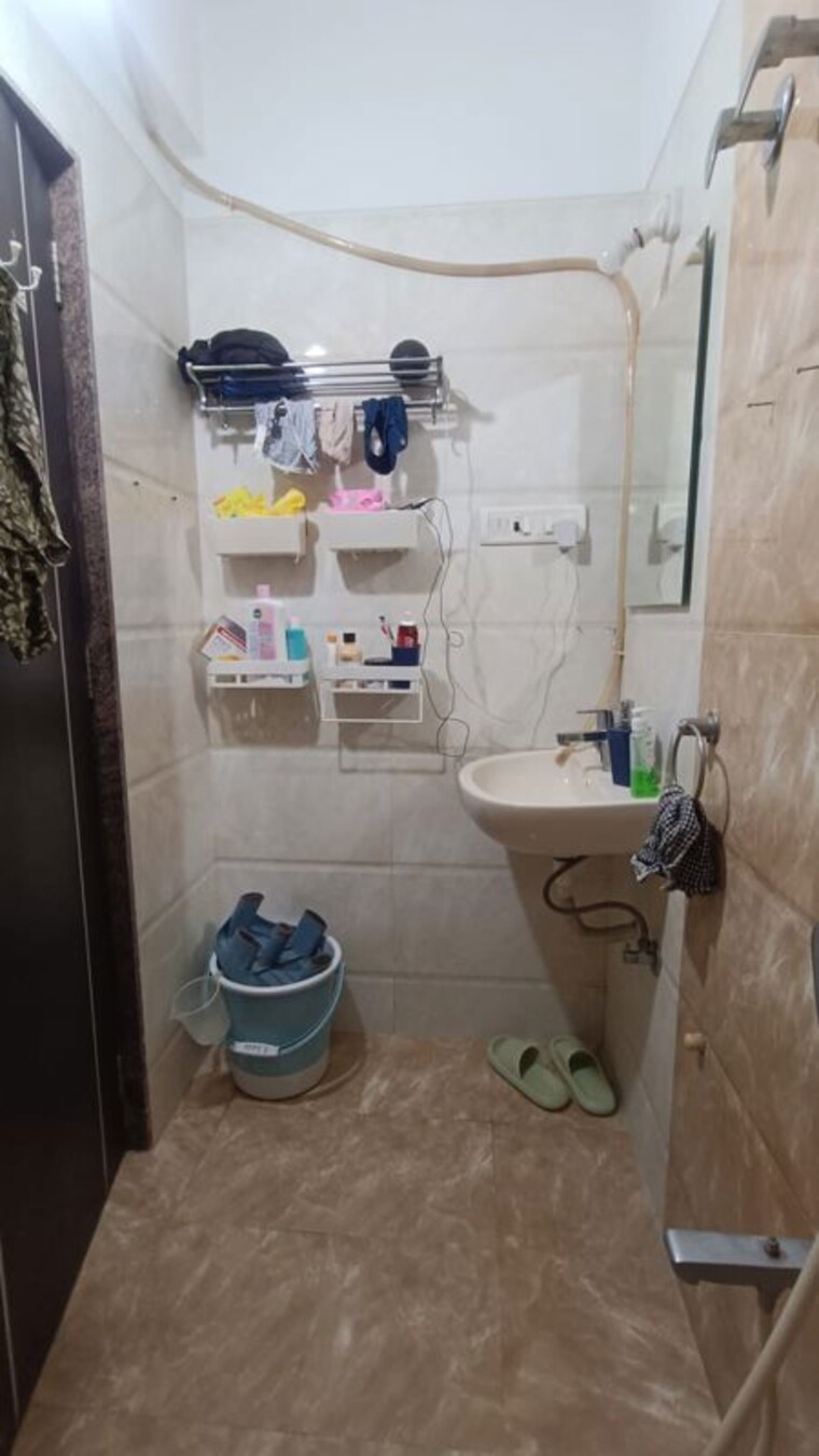 Bathroom, bhavya-supreme-annexe 2 Bedroom 900 Sq.Ft. Apartment In Parel Mumbai 9738843