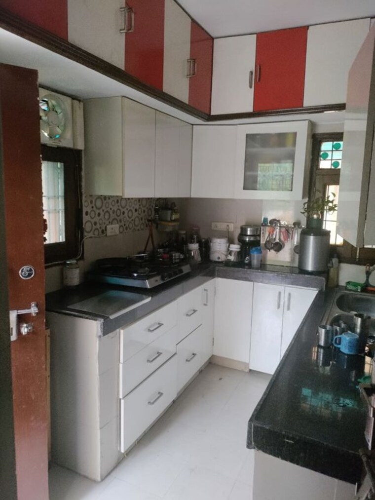 Kitchen, mayur vihar phase ii 3 Bedroom 1494 Sq.Ft. Apartment In Mayur Vihar Phase ii Delhi 9738864