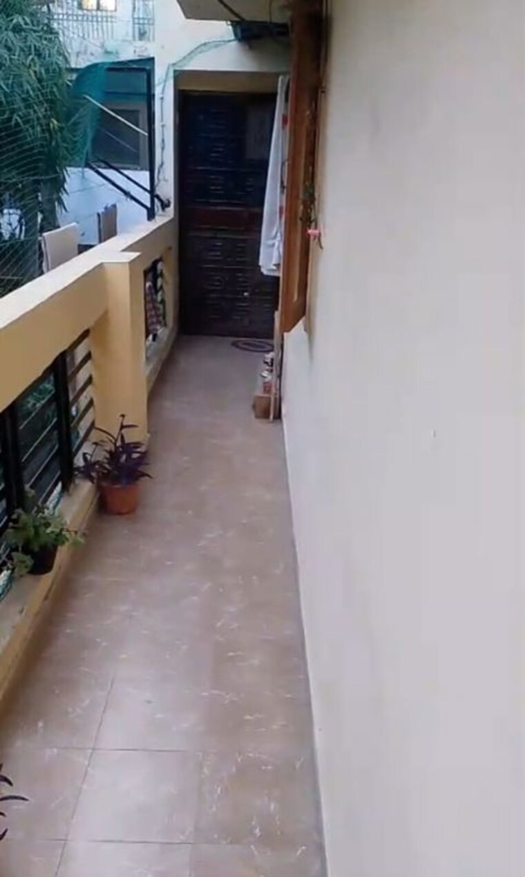 Balcony, mayur vihar phase ii 3 Bedroom 1478 Sq.Ft. Apartment In Mayur Vihar Phase ii Delhi 9738861