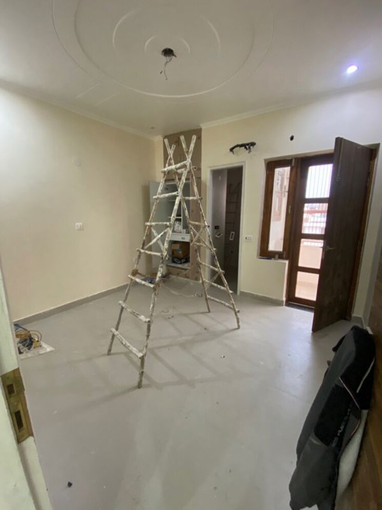 Room, sainik colony 2 Bedroom 900 Sq.Ft. Independent House In Sainik Colony Faridabad 9738730