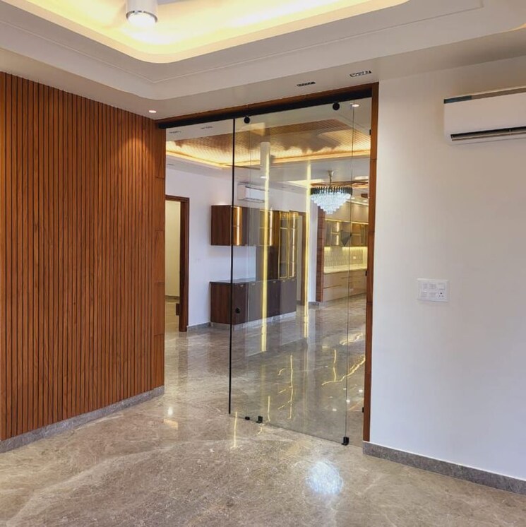 Room, sector 85 3.5 Bedroom 2898 Sq.Ft. Builder Floor In Sector 85 Faridabad 9739012