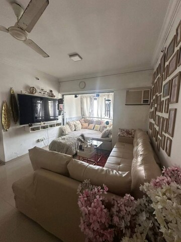 Living Room in 3 BHK Apartment at Bandra West – for Rent