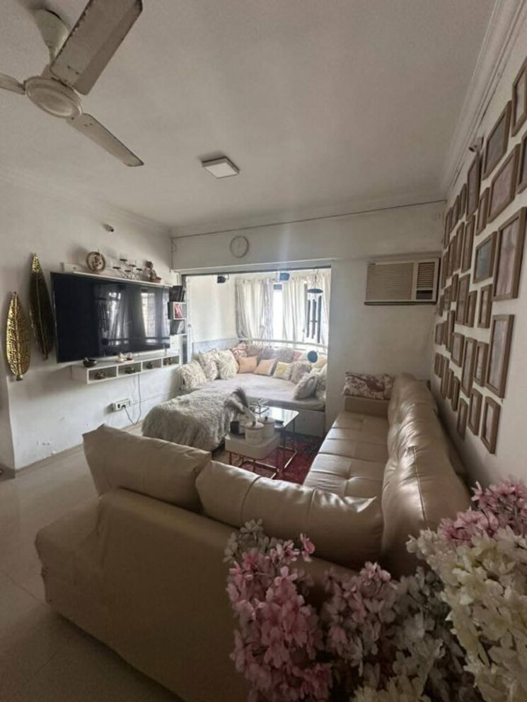 Living Room, bandra west 3 Bedroom 1800 Sq.Ft. Apartment In Bandra West Mumbai 9739059
