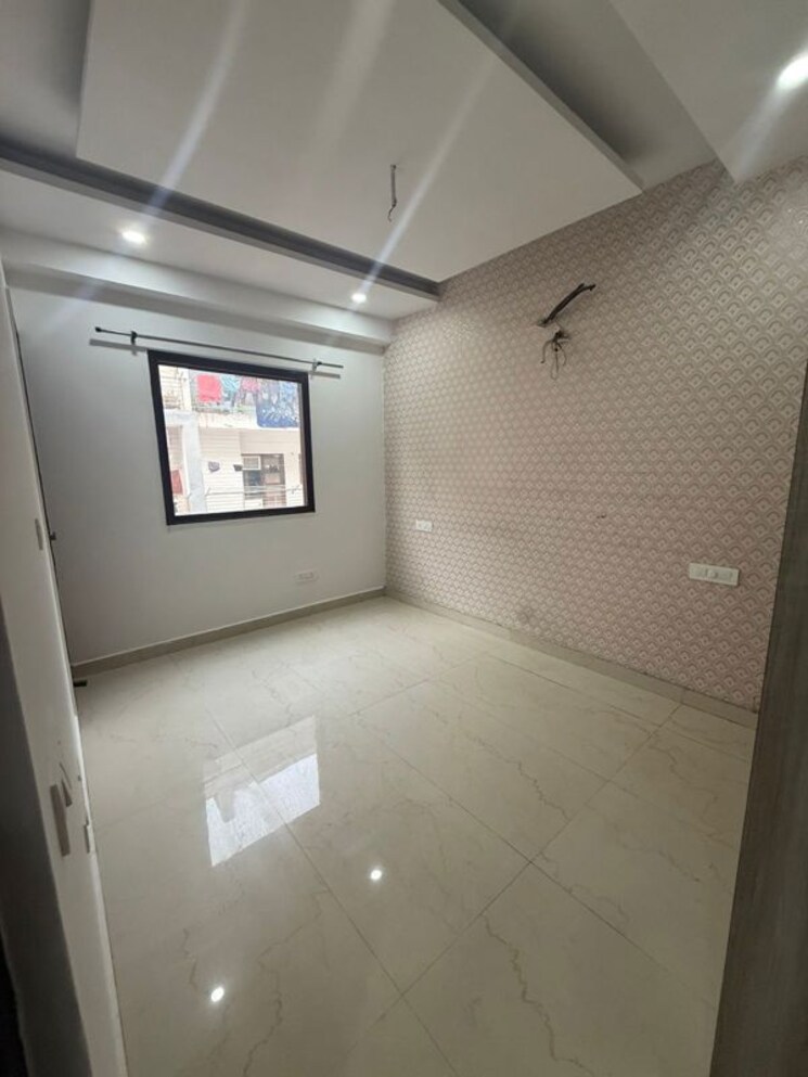 Nearby, prem-apartment 3 Bedroom 1200 Sq.Ft. Apartment In Pir Machalla Zirakpur 9739095