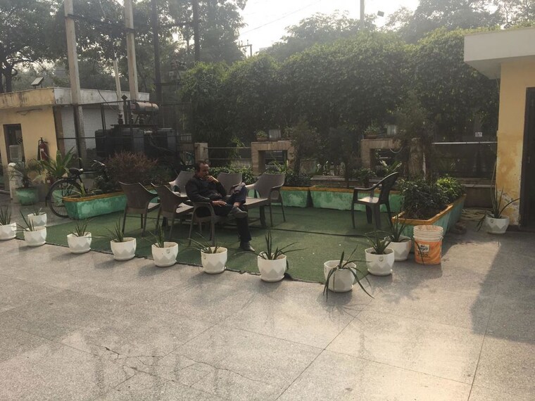  Parking, sector 63 Commercial Office Space in IT/SEZ 4500 Sq.Ft. In Sector 63 Noida 9739184