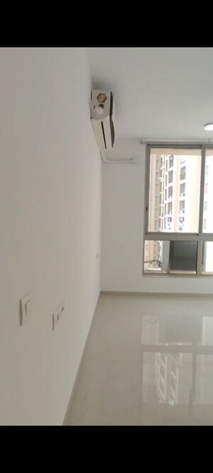 Room in 2 BHK Apartment at Hiranandani Skylark Enclave, Ghodbunder Road – for Rent