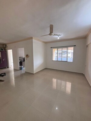 Room in 2 BHK Apartment at Sai Miracle, Rahatani – for Rent
