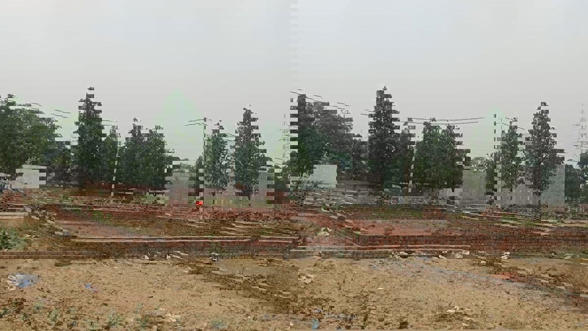 Plot For Sale in Sultanpur Road