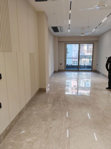 Room in 4 BHK Builder Floor at Greater Kailash ii – for Rent