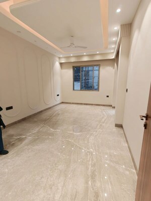 Room in 4 BHK Builder Floor at Greater Kailash ii – for Rent