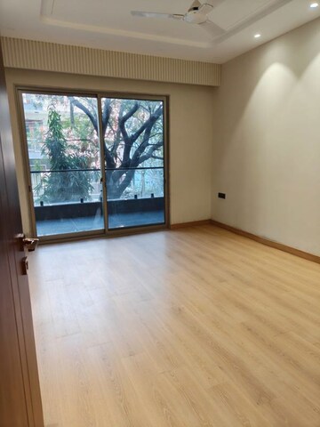 Room in 4 BHK Builder Floor at Greater Kailash ii – for Rent