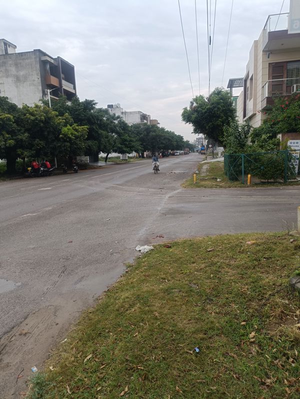 Plot For Sale in Sector 85