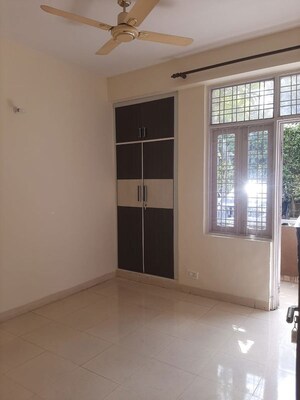 Room in 3 BHK Apartment at Tulip Yellow, Sector 69 – for Rent