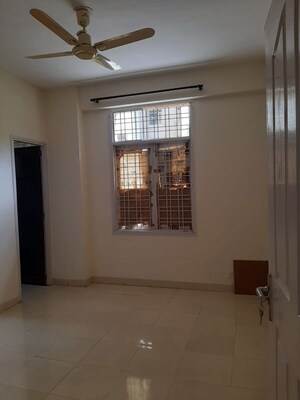 Room in 3 BHK Apartment at Tulip Yellow, Sector 69 – for Rent