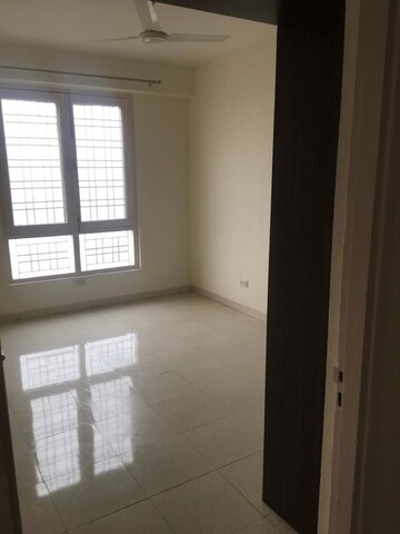 Room in 3 BHK Apartment at Tulip Yellow, Sector 69 – for Rent