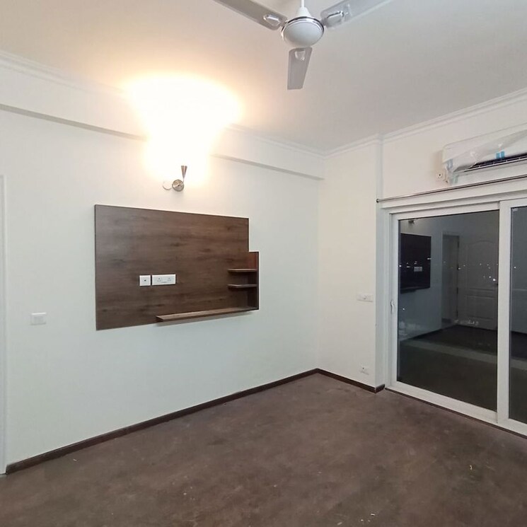 Room, tulip-yellow 3 Bedroom 1704 Sq.Ft. Apartment In Sector 69 Gurgaon 9739325