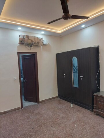 Room in 4 BHK Builder Floor at Asalatpur Village – for Sale