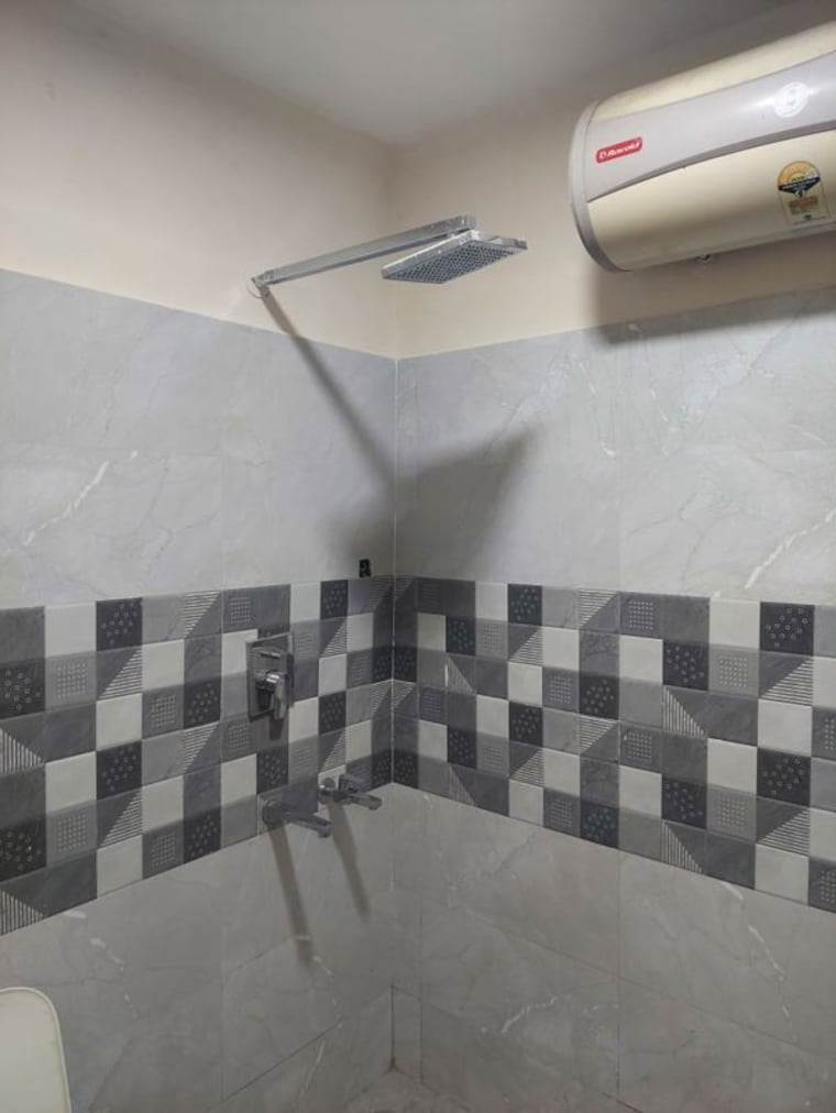 Bathroom, asalatpur village 4 Bedroom 2711 Sq.Ft. Builder Floor In Asalatpur Village Delhi 9739362