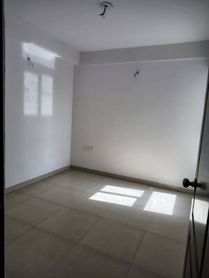 2 BHK Apartment For Rent in Sector 5 Wave City
