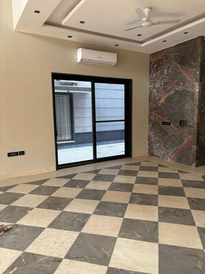 Room in 6+ BHK Villa at Andheria Mor Village – for Sale